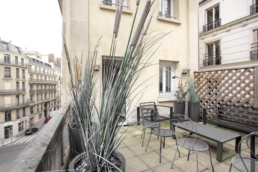 Saint Lazare Terrasse 3 * Paris
